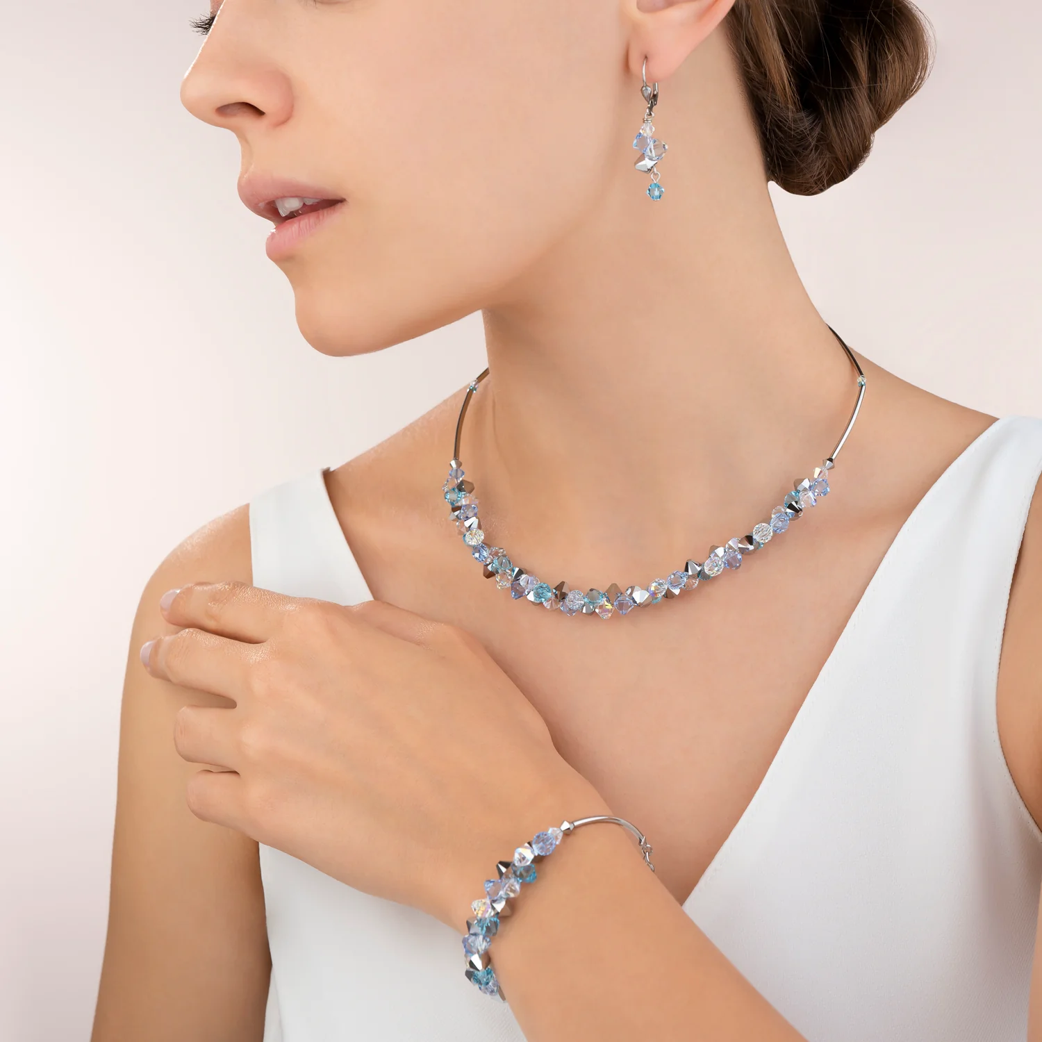 Boucles d'oreille Cristaux  & acier inoxydable bleu clair - Image 4