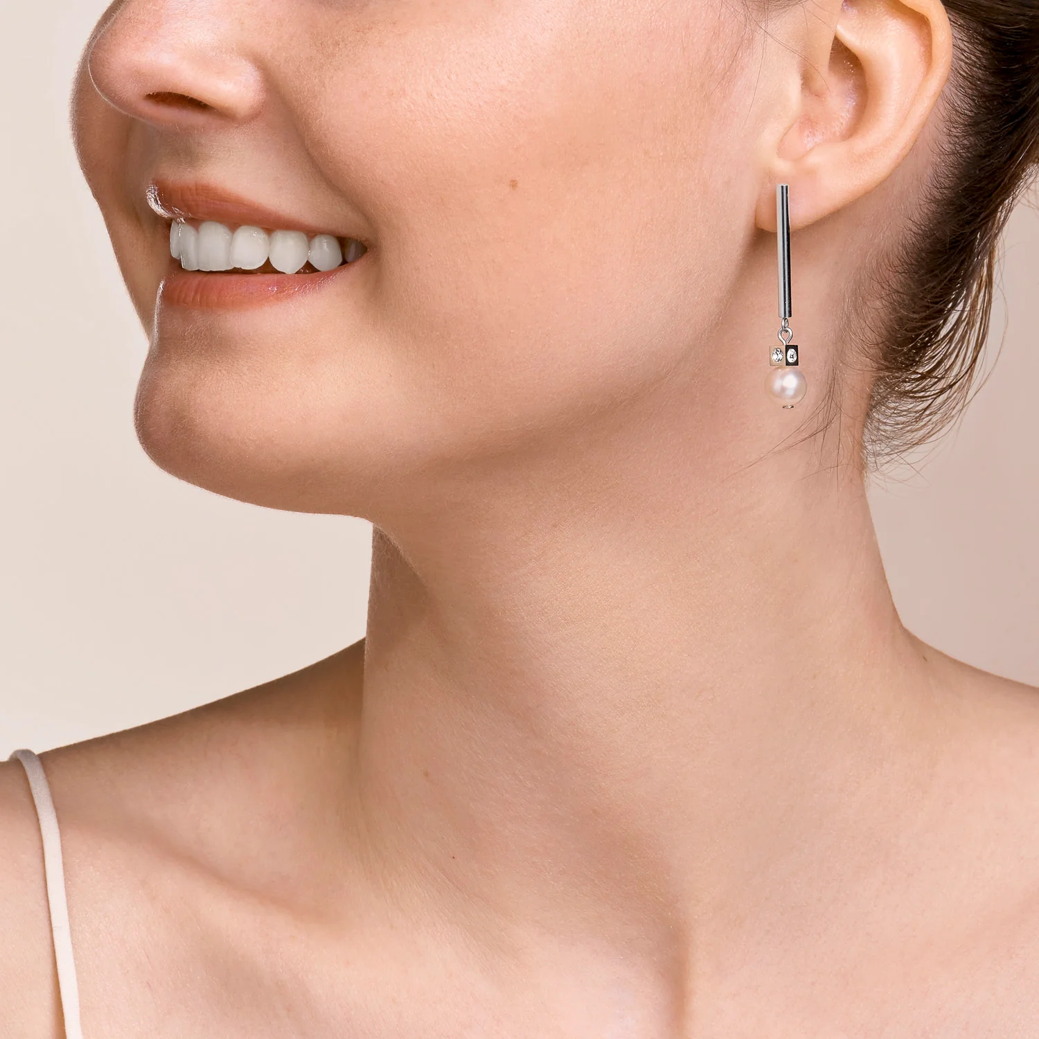 Boucles d'oreilles Asymétrie perles d'eau douce & acier inoxydable blanc-argenté - Image 4