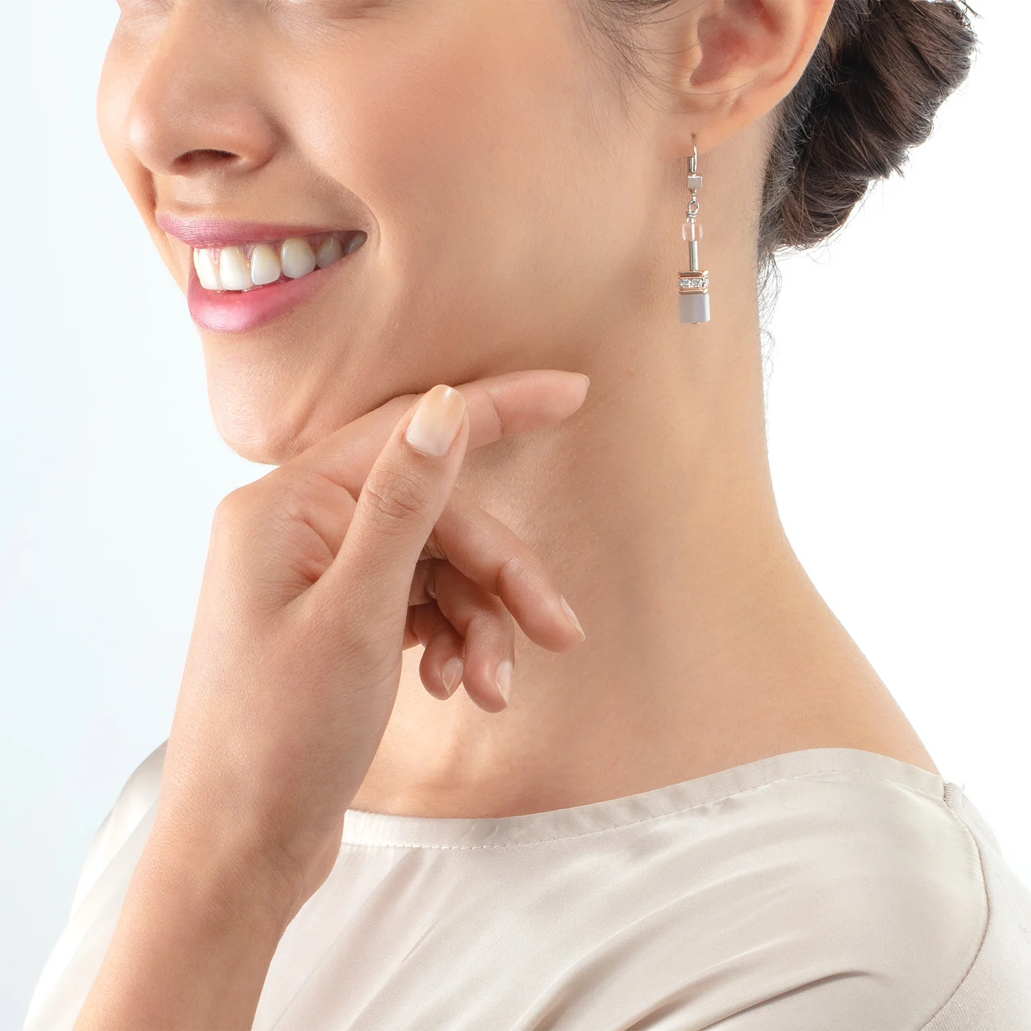 Boucles d'oreilles GeoCUBE® Iconic Precious or rose-pêche - Image 4