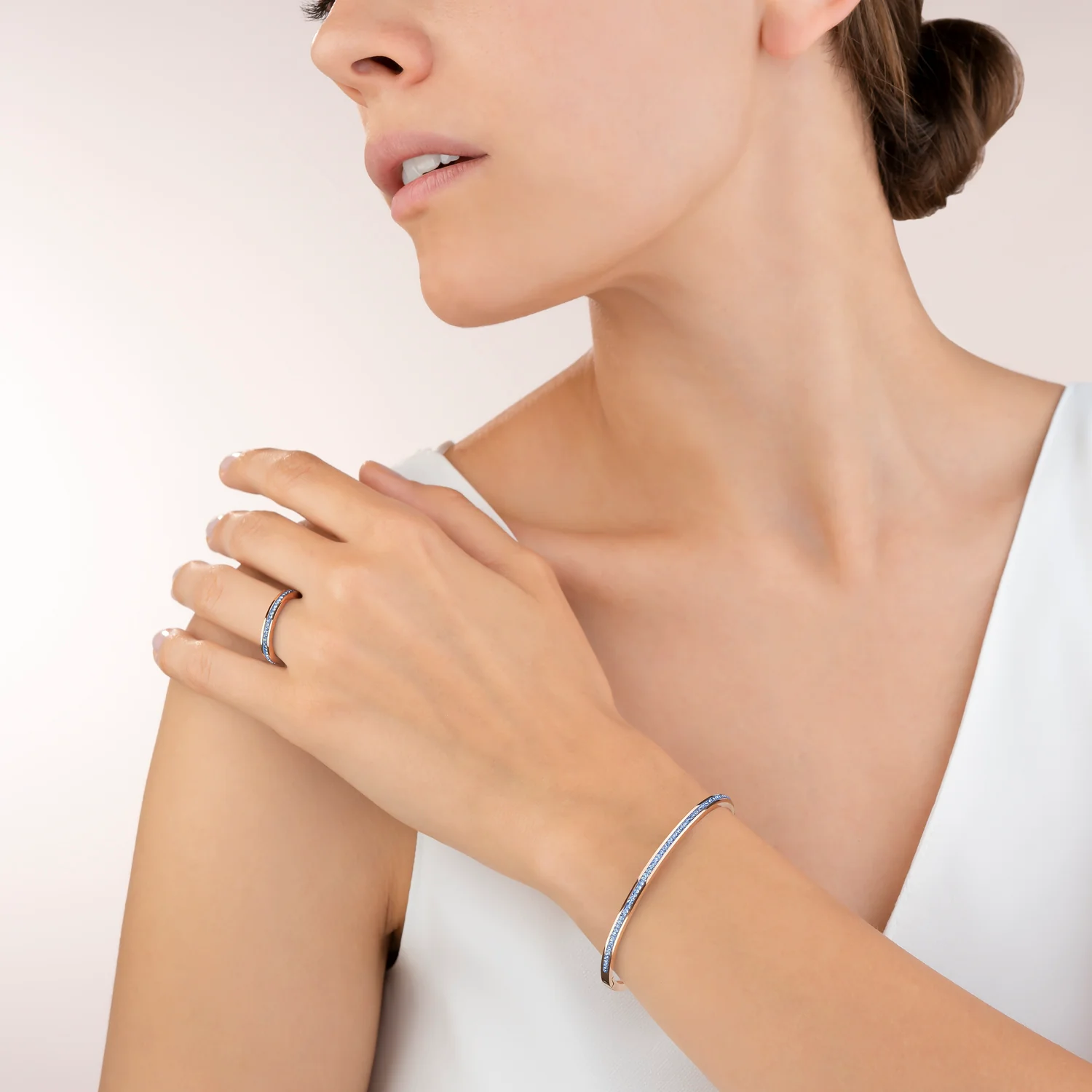 Bracelet étroit acier or rose & Pavé de Cristaux bleu claire - Image 4