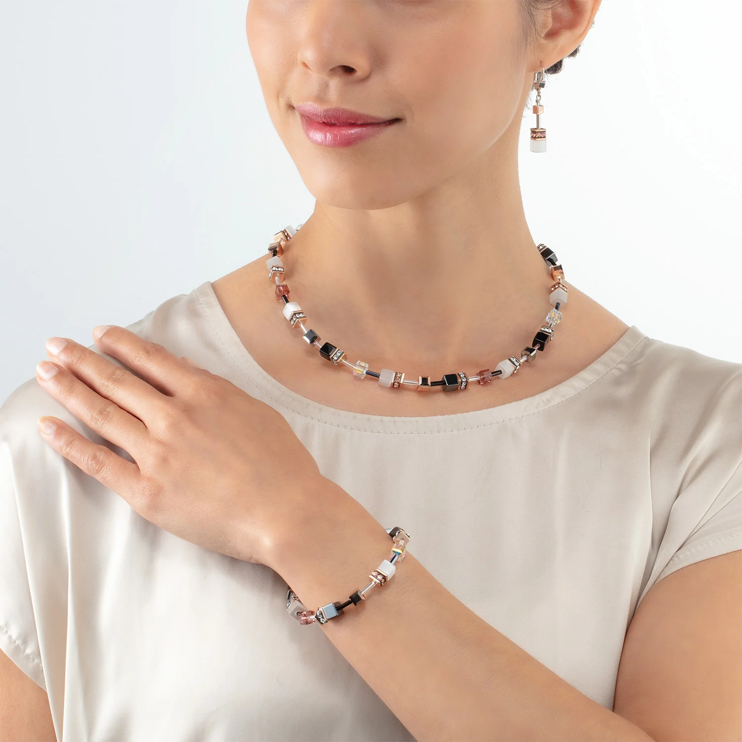 Collier GeoCUBE® Iconic cognac - Image 4