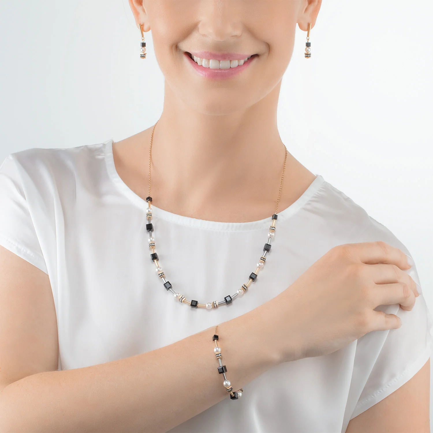 Collier Mysterious Cubes & Pearls or-noir - Image 4