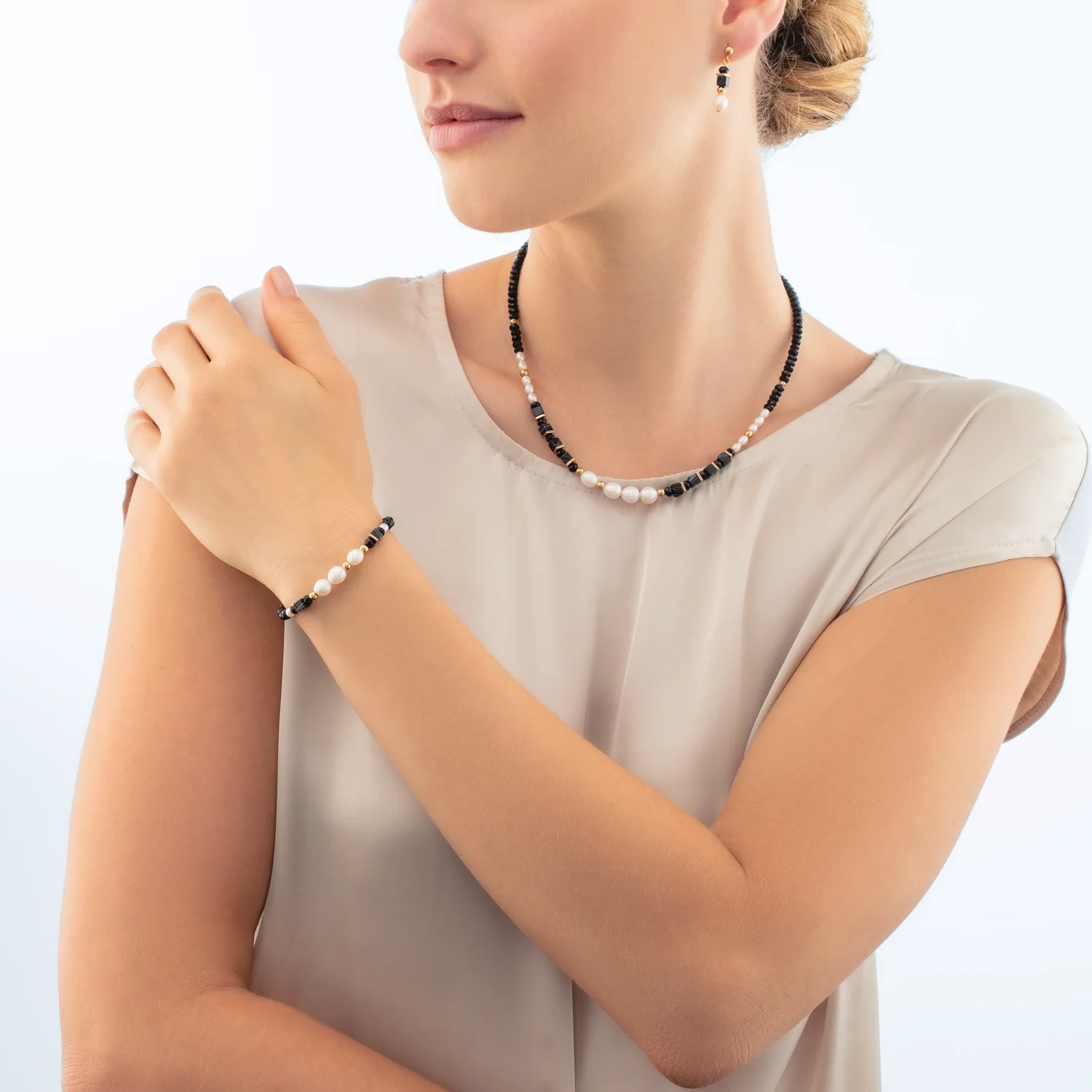Collier Pearls & Onyx or - Image 4
